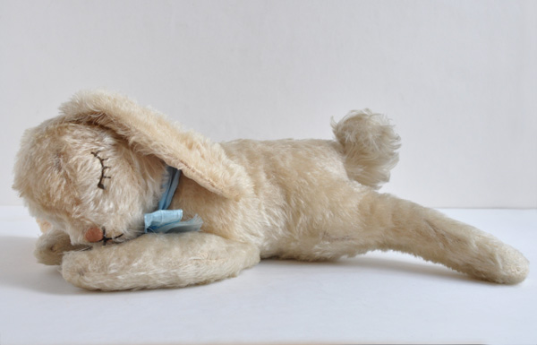 ドイツ　ヴィンテージ シュタイフ　眠りウサギ