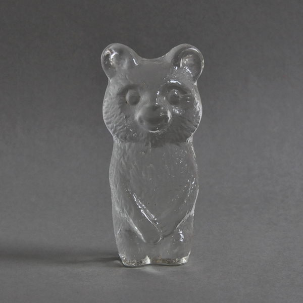 �`�F�R�K���X�@�N�}�̃y�[�p�[�E�F�C�g���N���A��